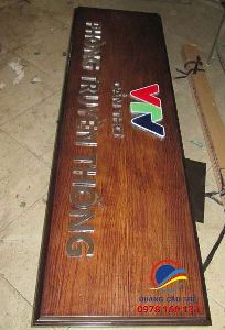 Bảng gỗ cắt CNC, phay cạnh sơn màu gắn chữ inox truyền hình  VTV cần thơ